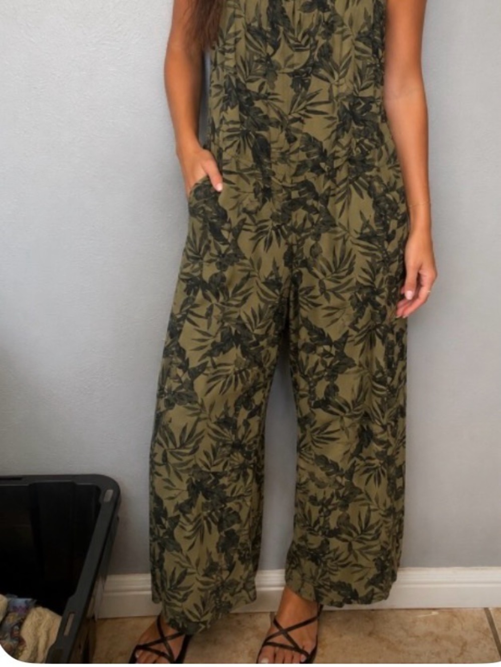 Old Navy Olive Green Floral Spaghetti-Strap Jumpsuit Small Tall